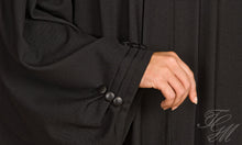 Charger l'image dans la galerie, Détail de manche d'une toge d'avocate française