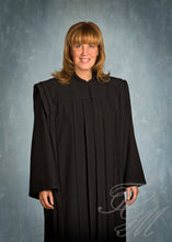 Charger l'image dans la galerie, Toge pour greffier et greffière pour le ministère de la justice du Québec et pour les villes, au niveau municipal