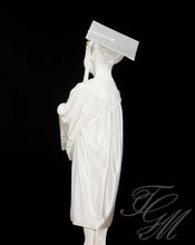 Load image into Gallery viewer, Ensemble souvenir de graduation pour enfant blanc - TGM Graduation
